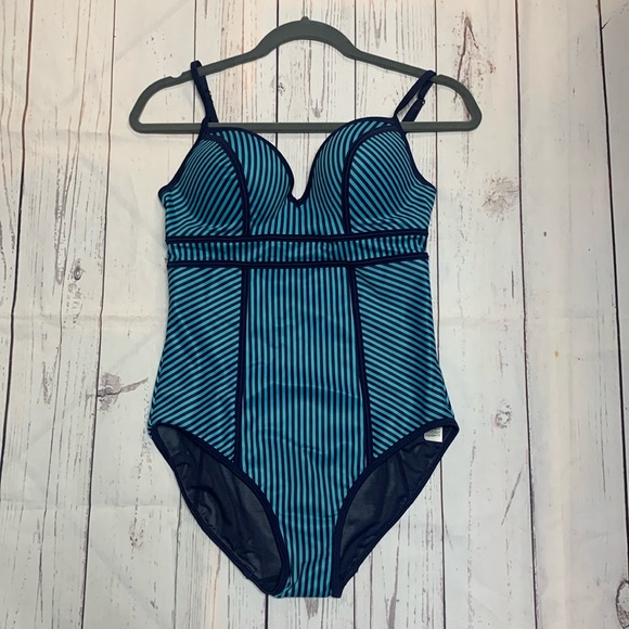 Size 10 Spanx Pc Swimsuit with adjustable straps built in bra